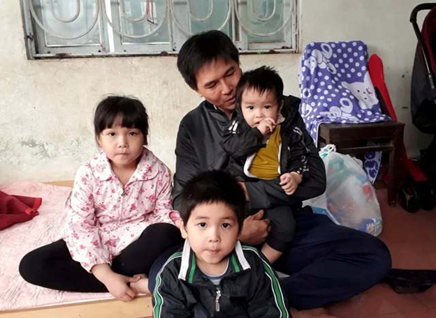 3 đứa trẻ nheo nhóc sau ngày định mệnh mất đi người mẹ