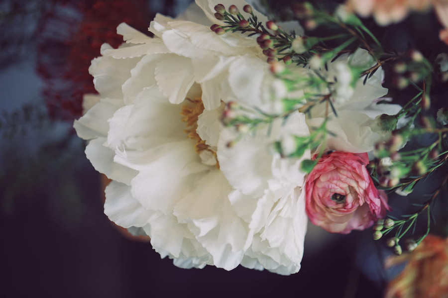 Xác định hoa chính - mặt chính lọ: Sẽ là hoa đẹp nhất hoặc đặc biệt nhất. Xác định hoa chính - mặt chính lọ: Sẽ là hoa đẹp nhất hoặc đặc biệt nhất.