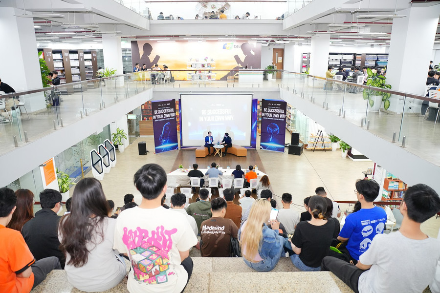 Buổi seminar về khởi nghiệp lĩnh vực công nghệ thu hút sự quan tâm của sinh viên ĐH FPT.