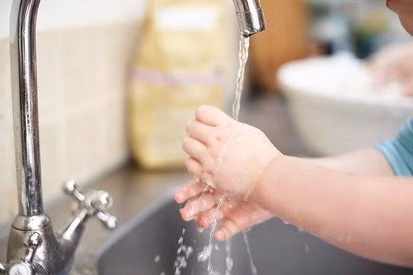 6 thoi xau khien ban ngheo quanh nam, bo ngay di de than tai go cua - 2