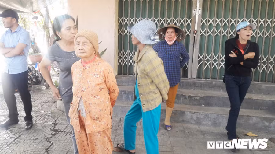 Dan Da Nang chan xe vao bai rac phan doi o nhiem: Chinh quyen cu nguoi den song cung hinh anh 2