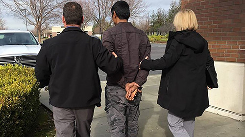 Trộm vé số trúng 10 triệu USD của bạn cùng phòng ảnh 1 Cảnh sát bắtSaosongyang khi anh này đến công ty xổ số bang nhận thưởng. Ảnh:Vacaville Police