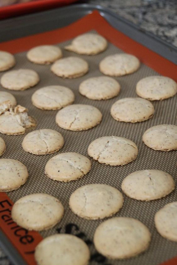 Điều ai cũng thắc mắc bao lâu nay: bánh Macaron có gì mà đắt như thế? - Ảnh 6. Điều ai cũng thắc mắc bao lâu nay: bánh Macaron có gì mà đắt như thế? - Ảnh 6.