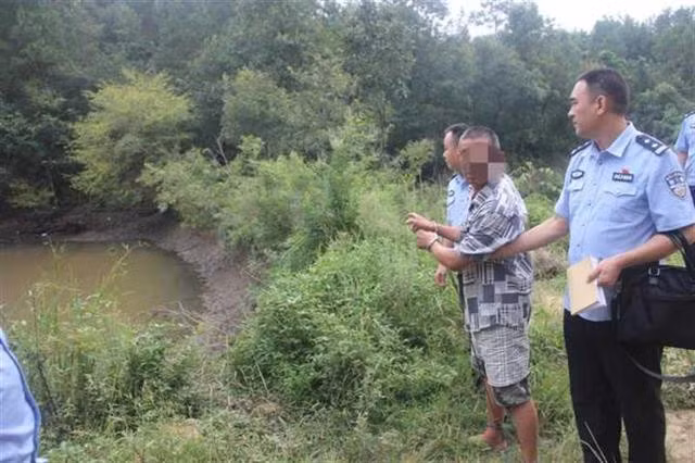 Bị phát hiện ngoại tình, vợ xin tha thứ nhưng sau lưng cùng nhân tình làm một việc, 10 năm sau phải trả giá - Ảnh 1.