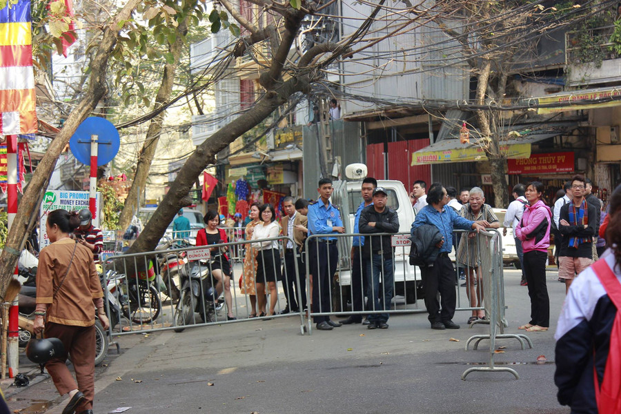 Hiện trường vụ cháy bị phong tỏa. Hiện trường vụ cháy bị phong tỏa.