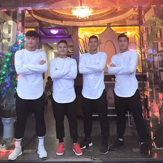 Quang Hải ăn mặc giản dị, ít dùng đồ hiệu vẫn được fan khen ngợi ảnh 5