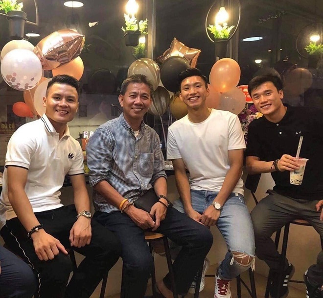 Quang Hải ăn mặc giản dị, ít dùng đồ hiệu vẫn được fan khen ngợi ảnh 2 Quang Hải ăn mặc giản dị, ít dùng đồ hiệu vẫn được fan khen ngợi ảnh 2