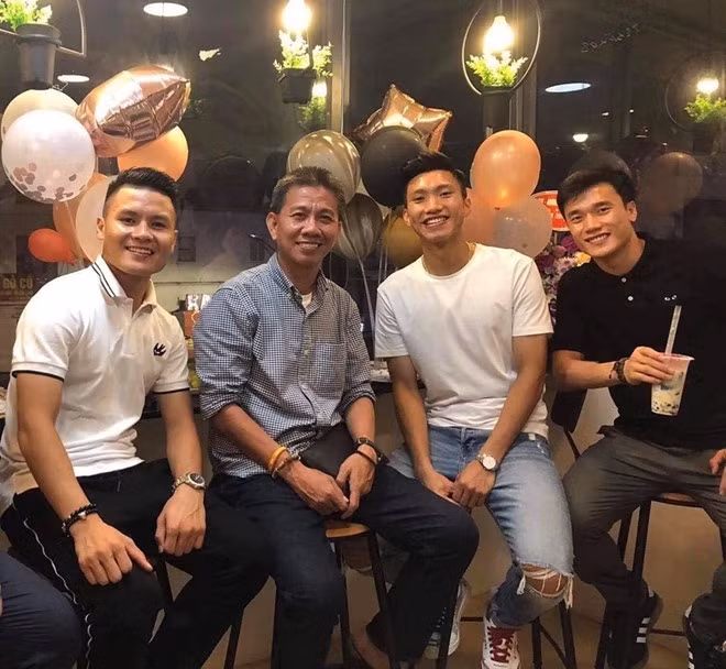 Quang Hải ăn mặc giản dị, ít dùng đồ hiệu vẫn được fan khen ngợi ảnh 2