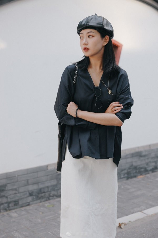 3 món đồ căn bản phối gì cũng đẹp giúp chị em đỡ đau đầu chọn trang phục đi làm mỗi sáng ảnh 9 Tiết kiệm thời gian mỗi sáng đi làm, nhớ tậu 3 món đồ căn bản nhưng phối gì cũng đẹp-9
