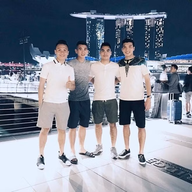 Quang Hải ăn mặc giản dị, ít dùng đồ hiệu vẫn được fan khen ngợi ảnh 4