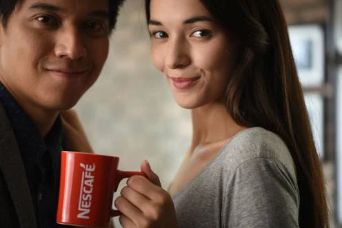 Một cảnh trong phim “nụ hôn” của NESCAFÉ