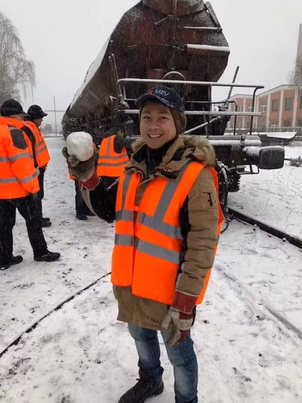 Phan Bá Thành học tập tại Công ty đường sắt MEV, thành phố Mannheim, CHLB Đức. (Ảnh: NVCC)