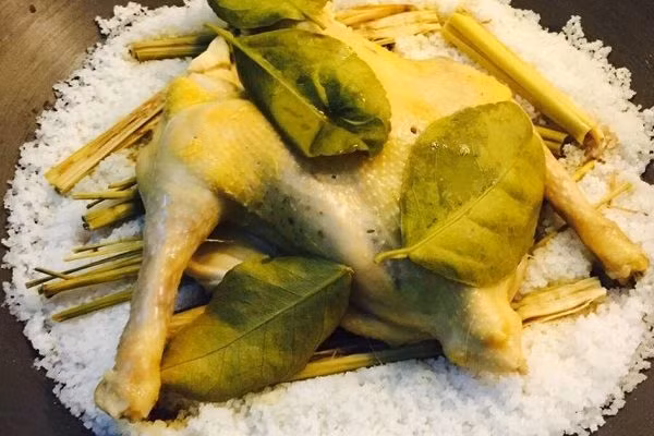 cach-luoc-ga-hap-muoi-600x400