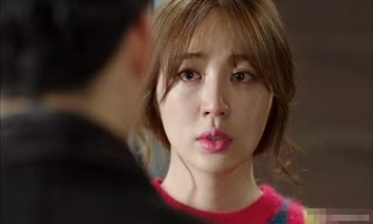 Bàng hoàng phát hiện vỉ thuốc tránh thai khẩn cấp trong túi quần chồng