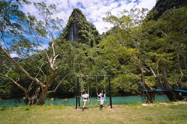 Blue Diamond có khuôn viên rộng với cảnh quan thiên nhiên tuyệt đẹp.