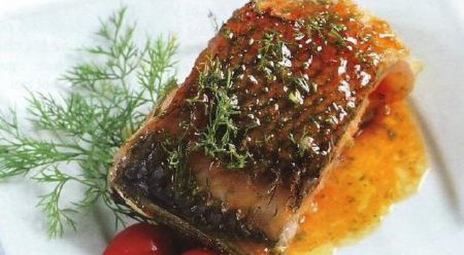 Làm cá chép hấp bia, thơm ngon lạ miệng thiết đãi cả nhà Lam ca chep hap bia, thom ngon la mieng thiet dai ca nha