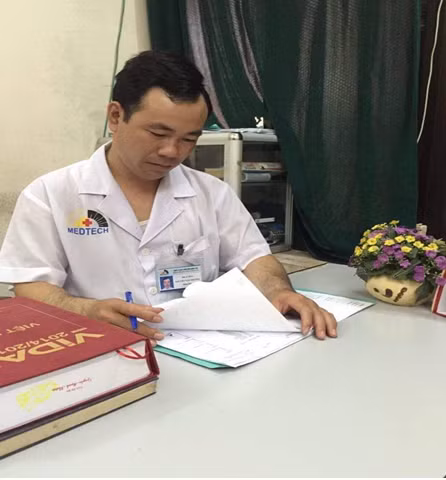 Các bác sỹ chữa bệnh trĩ giỏi và uy tín ảnh 2