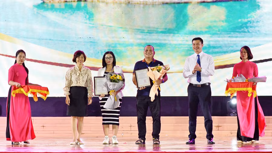 Chương trình nhận được 130 tác phẩm dự thi ở các thể loại.