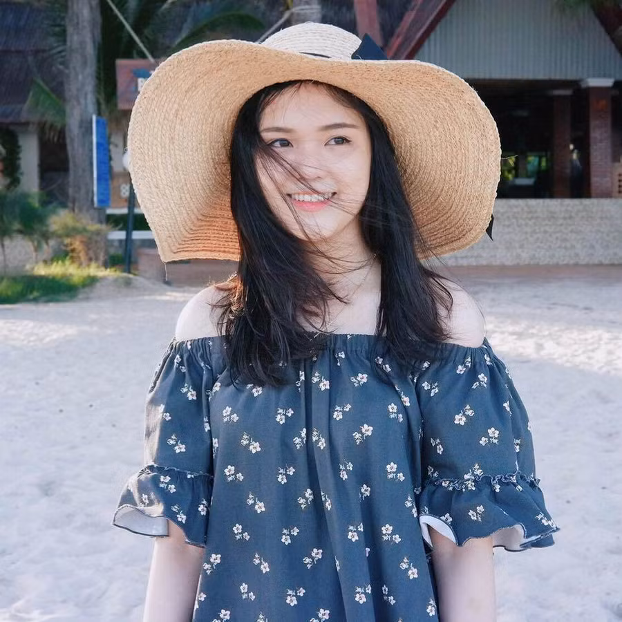 Gia thế ít biết về bạn gái xinh đẹp, học cực giỏi của hậu vệ Đỗ Duy Mạnh ảnh 3