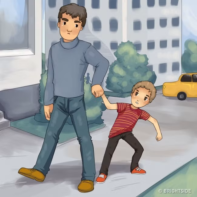 Nếu một đứa trẻ đang khóc, cố gắng để rút bàn tay ra hoặc la hét... mọi chuyện vượt quá sự hoài nghi của bạn, có lẽ bạn nên đến và hỏi xem mọi thứ có ổn không. Đừng ngại hỏi đứa trẻ xem chúng có mối quan hệ như thế nào với người lớn bên cạnh chúng. Nếu đó là một kẻ bắt cóc, họ có thể sẽ chạy trốn vì sợ bị bạn ghinhớ khuôn mặt của họ.