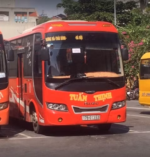 Xe khách của ông Phạm Đình Khang đang bị TP Bank thu giữ.