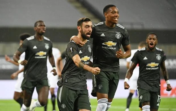 Bruno Fernandes đưa Man Utd dẫn trước từ chấm phạt đền ở phút thứ 9