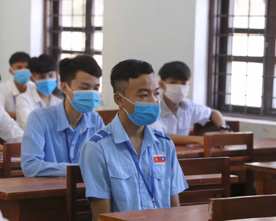 Du học sinh Lào tham dự kỳ thi tốt nghiệp THPT năm 2020 tại tỉnh Quảng Bình