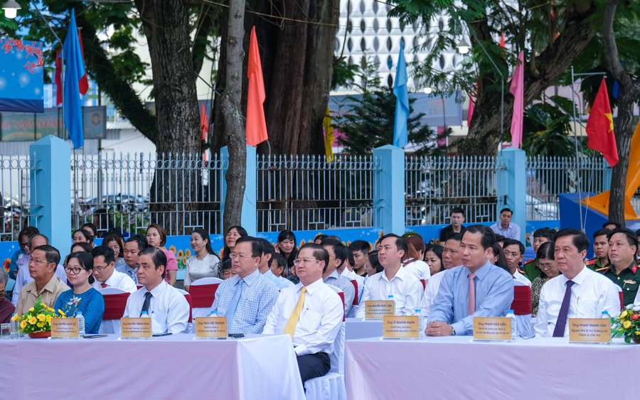 Đại biểu tham dự tại lễ khai mạc. Đại biểu tham dự tại lễ khai mạc.