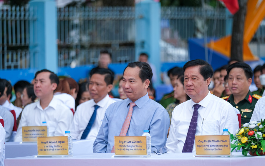 Đại biểu tham dự tại lễ khai mạc. Đại biểu tham dự tại lễ khai mạc.