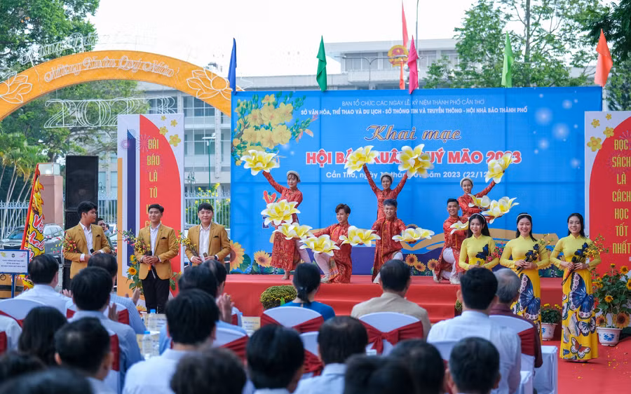 Một số tiết mục văn nghệ, giới thiệu các ấn phẩm tham gia Hội Báo Xuân năm 2023.
