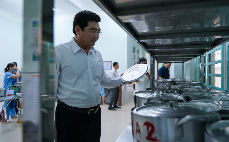 Lãnh đạo Sở kiểm tra công tác tổ chức bán trú.