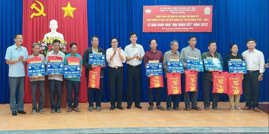 An Giang bàn giao nhà Đại đoàn kết cho hộ nghèo dịp Tết Quý Mão 2023.