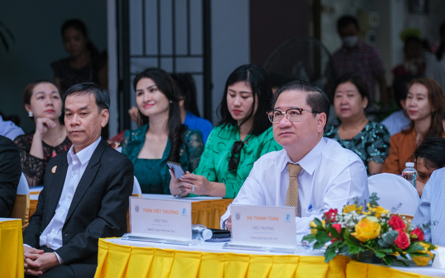 Tham dự lễ khánh thành có ông Trần Việt Trường, Chủ tịch UBND TP Cần Thơ.