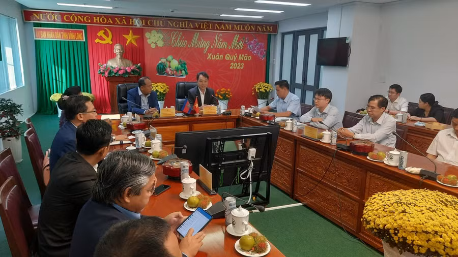 Quang cảnh buổi làm việc.