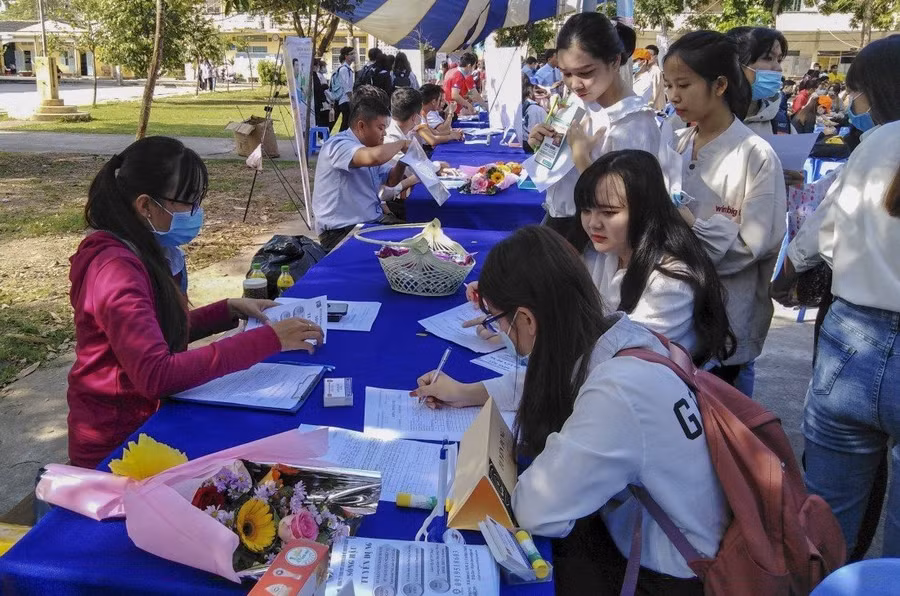 Sinh viên Trường CĐ Cần Thơ trong một hoạt động khởi nghiệp, giao lưu với doanh nghiệp.