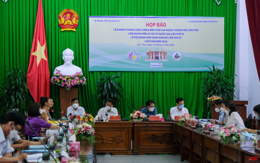 Quang cảnh buổi họp báo thông tin lễ khánh thành công trình Đền thờ Vua Hùng Thành phố Cần Thơ.