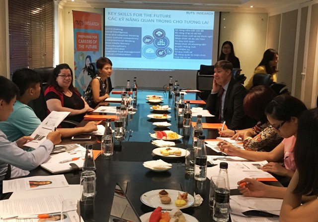 Quang cảnh buổi trao đổi