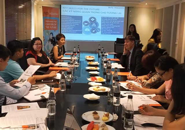 Quang cảnh buổi trao đổi Quang cảnh buổi trao đổi