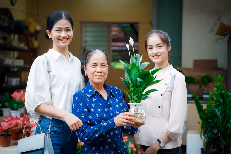 Thí sinh Hoa hậu thắp lên hy vọng cho những người phụ nữ bị huỷ hoại dung nhan ảnh 5