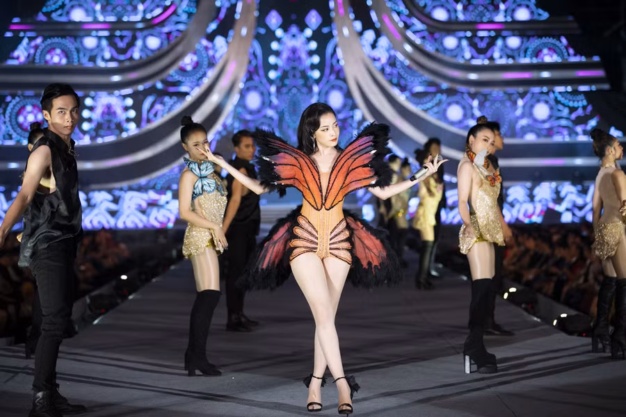 Chi Pu tại đêm thi Người đẹp biển - Du lịch.