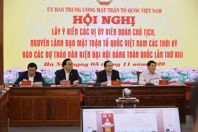 Chủ trì Hội nghị