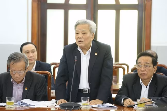 Ông Nguyễn Túc, Ủy viên Đoàn Chủ tịch UBTƯ MTTQ Việt Nam phát biểu tại Hội nghị