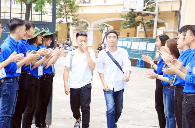 Tuổi trẻ Hà Nội tiếp sức mùa thi