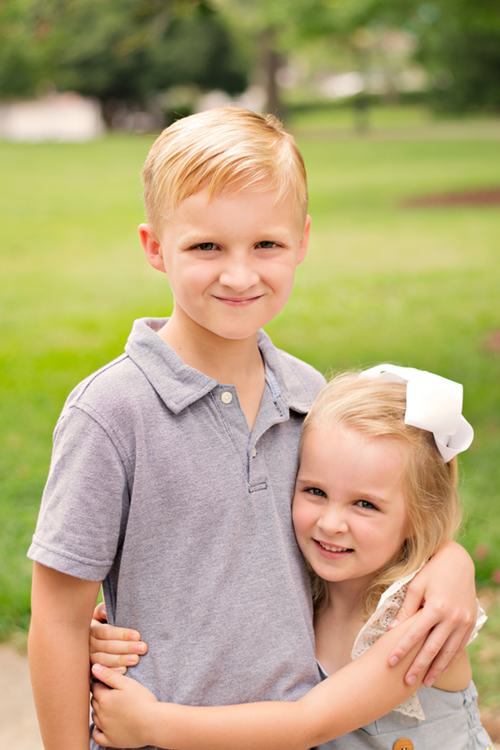 Anh em Jackson Sooter và Adalynn Sooter. Anh em Jackson Sooter và Adalynn Sooter.