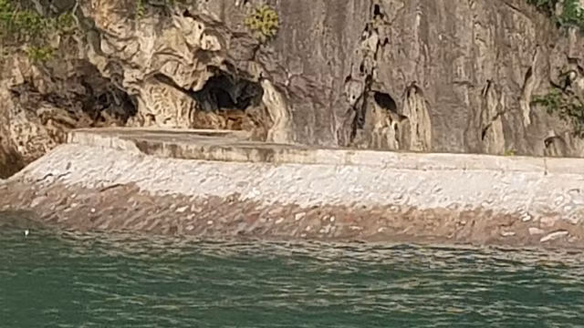 Lộ diện nhiều công trình xây trái phép trên vịnh Hạ Long, Bái Tử Long - 5