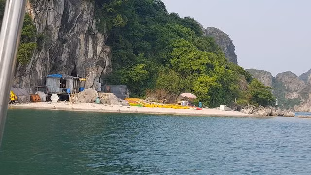 Lộ diện nhiều công trình xây trái phép trên vịnh Hạ Long, Bái Tử Long - 3