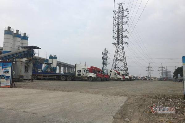 Cầu hơn 7 nghìn tỷ ở Hải Phòng bị công trình trái phép uy hiếp ảnh 4 Cầu hơn 7 nghìn tỷ ở Hải Phòng bị công trình trái phép uy hiếp
