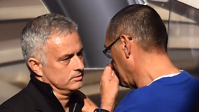 Maurizio Sarri bị đánh giá "lỗi thời" không khác gì Jose Mourinho.