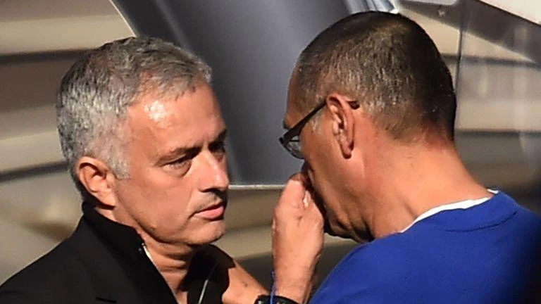 Maurizio Sarri bị đánh giá "lỗi thời" không khác gì Jose Mourinho.