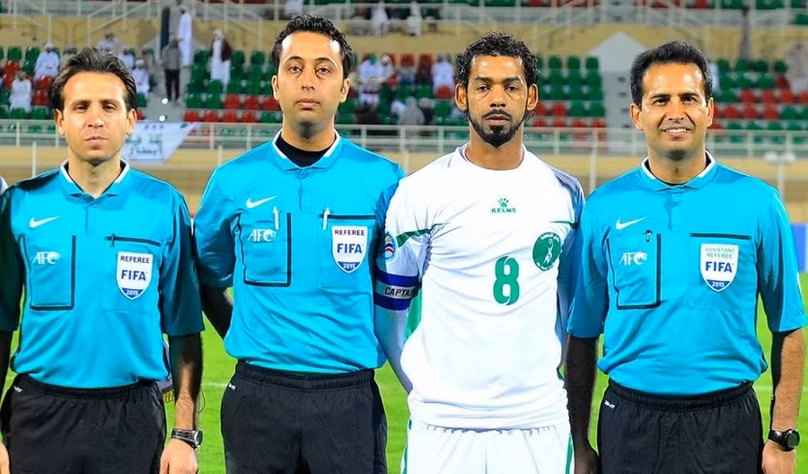Trọng tài Mooud Bonyadi Fard (thứ 2 từ trái sang) sẽ điều khiển trận đấu giữa ĐT Việt Nam và Malaysia vào ngày 10/10 tới đây